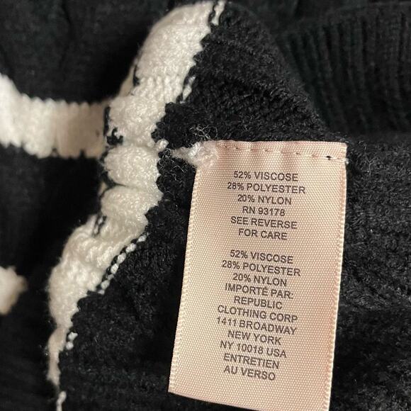 Philosophy Black And White Stripe Cable Knit Sweater Size‎ Small - Picture 9 of 9